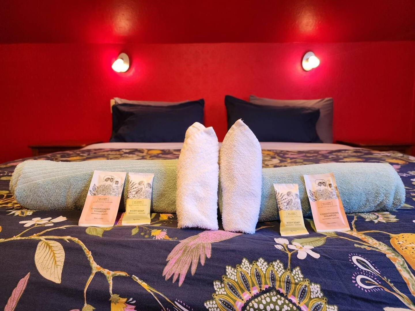 A Stone'S Throw From Town Main House Hotel Дюндин Екстериор снимка